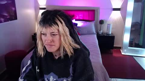 _sharlotte777 online show from March 12, 2025, 1:08 pm