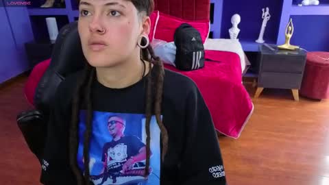 _sharlotte777 online show from September 16, 2025, 4:19 pm