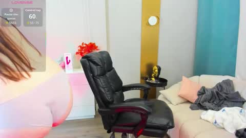 Snapshot of _shy_jenny_ chatting on November 10, 2025, 12:53 am Shy Jenny online show from November 10, 2025, 12:53 am