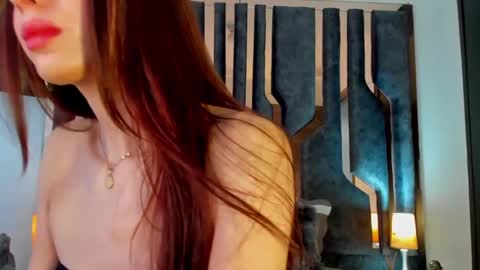 Snapshot of _silvia_vega_ chatting on December 26, 2024, 2:05 pm _silvia_vega_ online show from December 26, 2024, 2:05 pm