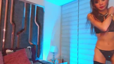 _silvia_vega_ online show from May 31, 2026, 1:03 am