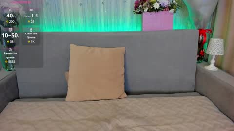 _smetanka_ online show from February 5, 2025, 2:59 pm