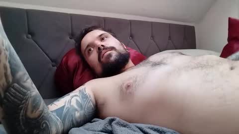 _smiley_bear27 online show from November 27, 2025, 5:31 am