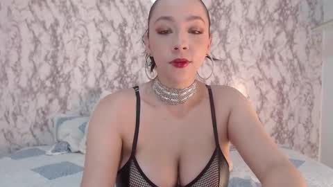 Sofia Parker online show from December 4, 2024, 7:06 am