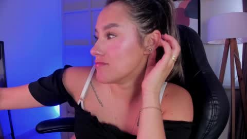 Sophie  online show from May 27, 2026, 9:34 pm