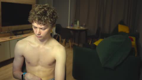 OLIVERpvt is open online show from December 5, 2024, 1:06 pm