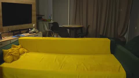 OLIVERpvt is open online show from November 4, 2025, 3:05 am