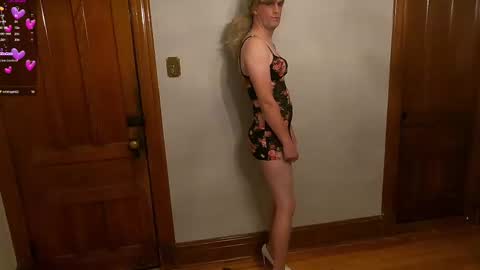 Snapshot of _stephanie_wein chatting on October 24, 2025, 12:19 am _stephanie_wein online show from October 24, 2025, 12:19 am