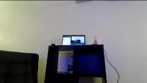 _submissiveamy888 online show from November 4, 2025, 3:44 pm