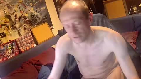 _svenerd_____ online show from May 27, 2026, 1:57 am