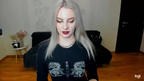 Marie online show from November 26, 2025, 6:20 pm