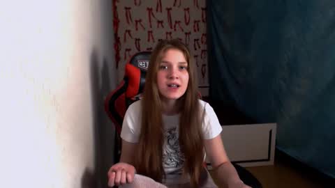 Mari online show from December 14, 2025, 8:46 pm