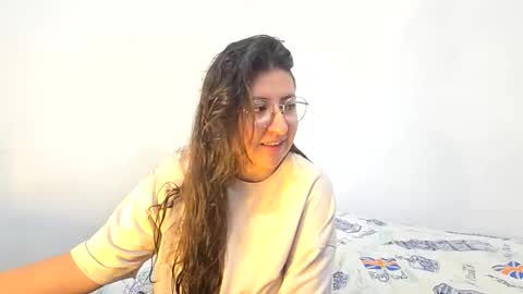 Snapshot of _sweet_melodyy chatting on May 25, 2026, 3:51 pm _sweet_melodyy online show from May 25, 2026, 3:51 pm