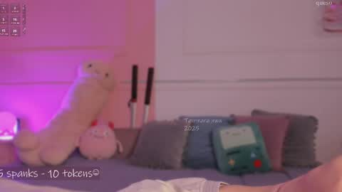 _tammarra_ online show from February 26, 2025, 11:52 am