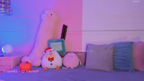 _tammarra_ online show from November 11, 2025, 10:43 pm