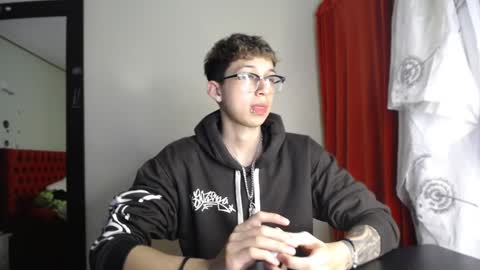 Snapshot of _thomas_hot_ chatting on December 23, 2024, 6:05 pm Thomas online show from December 23, 2024, 6:05 pm