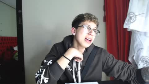 Snapshot of _thomas_hot_ chatting on December 24, 2024, 2:32 am Thomas online show from December 24, 2024, 2:32 am