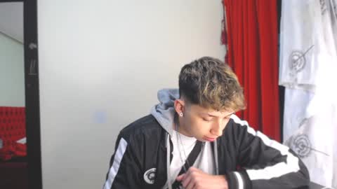 Snapshot of _thomas_hot_ chatting on January 8, 2025, 5:48 am Thomas online show from January 8, 2025, 5:48 am