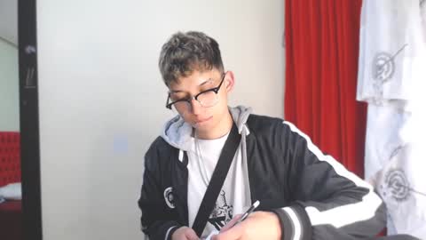 Snapshot of _thomas_hot_ chatting on January 8, 2025, 10:06 pm Thomas online show from January 8, 2025, 10:06 pm