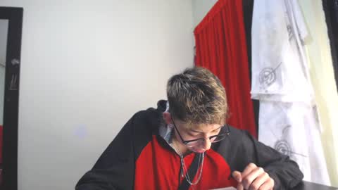 Snapshot of _thomas_hot_ chatting on January 10, 2025, 11:18 pm Thomas online show from January 10, 2025, 11:18 pm