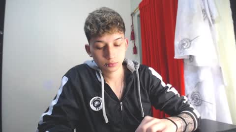 Snapshot of _thomas_hot_ chatting on January 12, 2025, 4:31 am Thomas online show from January 12, 2025, 4:31 am