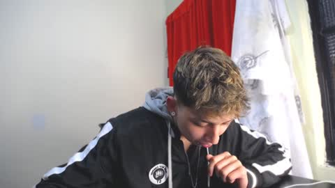 Snapshot of _thomas_hot_ chatting on January 12, 2025, 9:51 pm Thomas online show from January 12, 2025, 9:51 pm