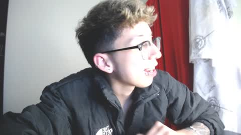 Snapshot of _thomas_hot_ chatting on January 15, 2025, 12:04 pm Thomas online show from January 15, 2025, 12:04 pm