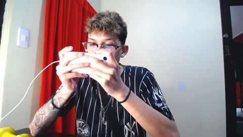 Snapshot of _thomas_hot_ chatting on January 30, 2025, 3:29 pm Thomas online show from January 30, 2025, 3:29 pm