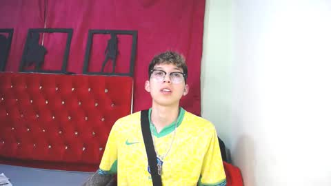 Snapshot of _thomas_hot_ chatting on February 12, 2025, 8:50 pm Thomas online show from February 12, 2025, 8:50 pm