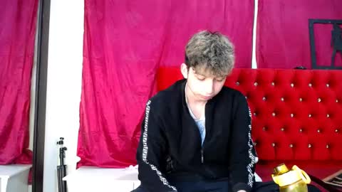 Snapshot of _thomas_hot_ chatting on March 4, 2025, 7:08 am Thomas online show from March 4, 2025, 7:08 am