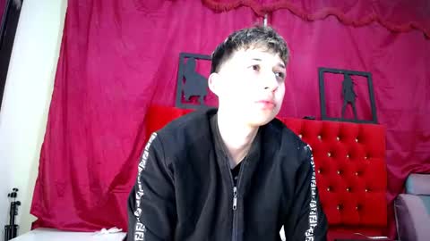 Snapshot of _thomas_hot_ chatting on March 12, 2025, 2:41 am Thomas online show from March 12, 2025, 2:41 am