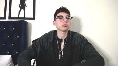 Snapshot of _thomas_hot_ chatting on September 12, 2025, 12:11 am Thomas online show from September 12, 2025, 12:11 am