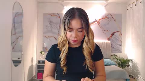 _tiffany1 online show from October 26, 2025, 6:25 pm