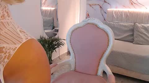 _tiffany1 online show from November 21, 2025, 9:13 pm