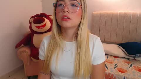 Snapshot of _tiffany1 chatting on February 28, 2026, 1:39 am _tiffany1 online show from February 28, 2026, 1:39 am