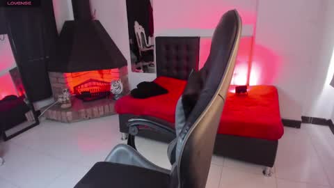 Snapshot of _tiffanyy chatting on February 17, 2025, 6:26 pm Tifany online show from February 17, 2025, 6:26 pm