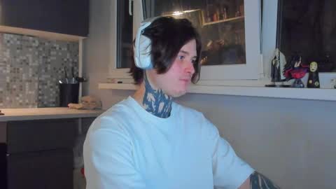 Snapshot of _torfin_ chatting on April 6, 2026, 11:38 pm _torfin_ online show from April 6, 2026, 11:38 pm