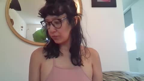 _tutti_frutti_ online show from April 5, 2026, 9:01 pm