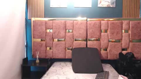 _valery34_ online show from April 16, 2026, 11:33 am