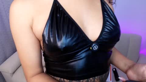 Snapshot of _velka_ chatting on December 17, 2025, 2:28 am _velka_ online show from December 17, 2025, 2:28 am