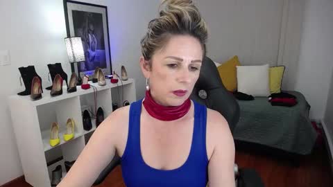 Snapshot of _victoria_collins chatting on January 8, 2025, 3:50 pm Sol online show from January 8, 2025, 3:50 pm