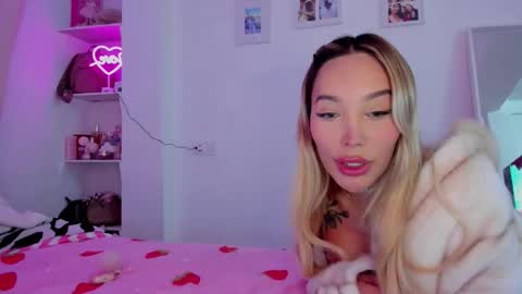 Snapshot of _viioletweekend_ chatting on January 7, 2026, 8:11 pm online show from January 7, 2026, 8:11 pm