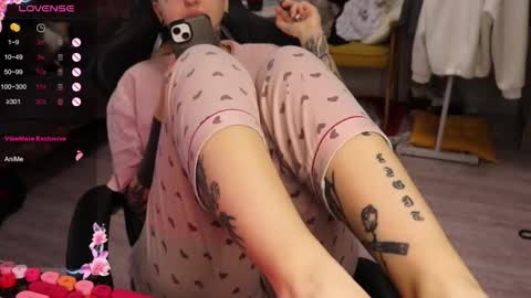 Snapshot of _viv1an_ chatting on February 15, 2026, 7:16 am Alis online show from February 15, 2026, 7:16 am