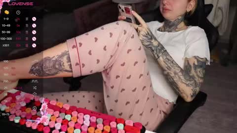 Snapshot of _viv1an_ chatting on February 26, 2026, 4:11 am Alis online show from February 26, 2026, 4:11 am