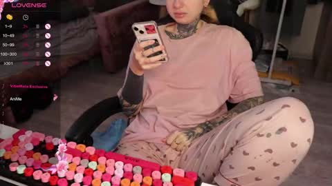 Snapshot of _viv1an_ chatting on March 2, 2026, 6:58 am Alis online show from March 2, 2026, 6:58 am