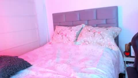 INSTAGRAM pinzon viviana online show from January 24, 2025, 11:02 pm