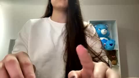 Fernanda  online show from October 23, 2025, 4:06 pm