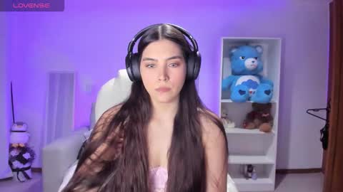 Fernanda  online show from November 25, 2025, 7:41 am