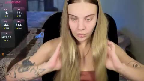 Snapshot of _wednesday_addams_ chatting on October 3, 2025, 8:22 am Vera online show from October 3, 2025, 8:22 am