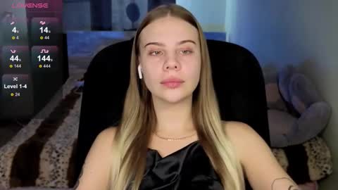 Snapshot of _wednesday_addams_ chatting on October 8, 2025, 7:28 am Vera online show from October 8, 2025, 7:28 am